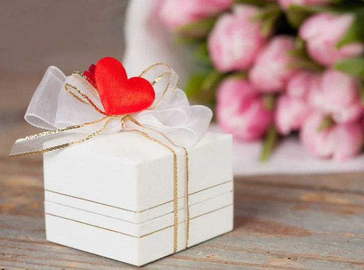 10 Unique Gift Ideas That Will Leave Anyone Speechless